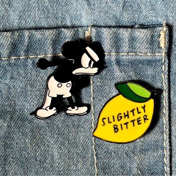 Mickey Mouse Enamel Pin - S.S. Willie, Grumpy Mickey (Disney) - Picture 2 of 5